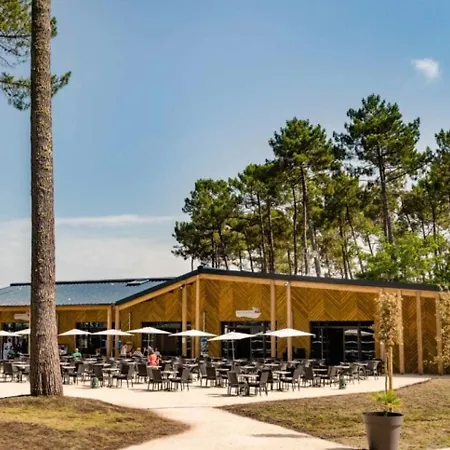 Kamp alanı Sbvacances Confort 2ch Et 1sdb, Environnement Calme Et Verdoyant Dans 4 Etoiles Saint-Julien-en-Born